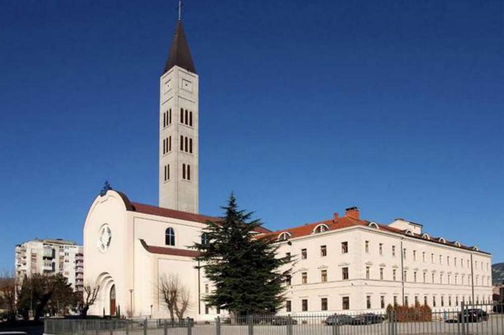 Franjevačka crkva i samostan sv. Petra i Pavla u Mostaru