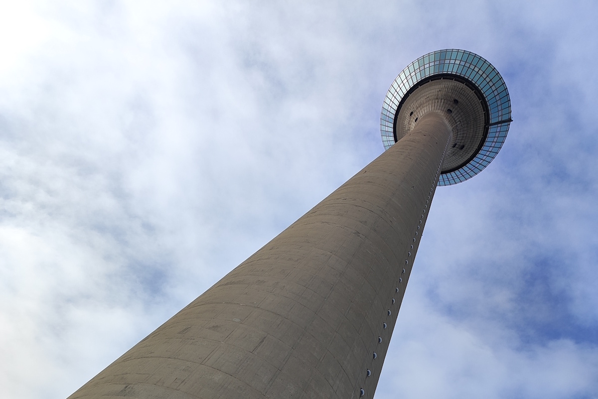 Rheinturm u Düsseldorfu